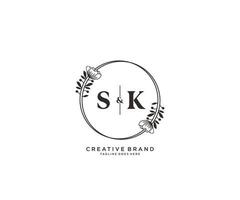 Initiale sk Briefe Hand gezeichnet feminin und Blumen- botanisch Logo geeignet zum Spa Salon Haut Haar Schönheit Boutique und kosmetisch Unternehmen. vektor