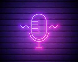 podcast neonskylt, ljus skylt, ljus banner. podcast logotyp neon, emblem och etikett vektor