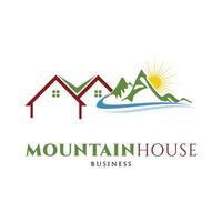 Berg mit Haus Symbol Logo Design Vorlage vektor