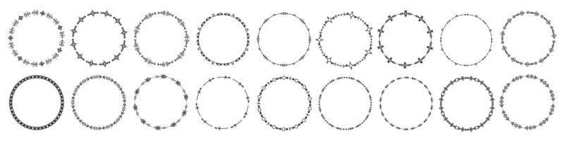 uppsättning runda ramar och monogram. samling dekorativa cirkel gränser. abstrakt doodle. rundar klotterlinjecirklar. doodle cirkulär logotyp designelement. malletiketter, klistermärken, kort. vektor.