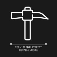 Spitzhacke Pixel perfekt Weiß linear Symbol zum dunkel Thema. Handbuch Instrumente zum Minenarbeiter. Erz Extraktion. schwer Industrie. dünn Linie Illustration. isoliert Symbol zum Nacht Modus. editierbar Schlaganfall vektor