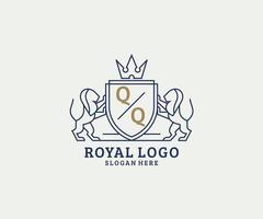 första qq brev lejon kunglig lyx logotyp mall i vektor konst för restaurang, kungligheter, boutique, Kafé, hotell, heraldisk, Smycken, mode och Övrig vektor illustration.