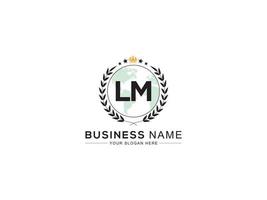modern minimalistisch lm Krone Logo, Fachmann lm Logo Brief Design zum Geschäft vektor