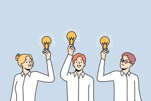 lächelnd Geschäftsleute mit Glühbirne im Hände generieren kreativ Ideen. glücklich Angestellte mit Licht Glühbirnen Brainstorming sich entwickeln Geschäft Projekt oder Gedanke. Vektor Illustration.
