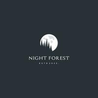 immergrün Wald beim Nacht Silhouette Logo Illustration vektor