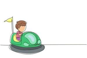 enda kontinuerlig linje ritning söt liten pojke rider i bump bil. glada barn som kör bumpercar. barn som åker stötbilar i nöjesparken. dynamisk en rad rita grafisk design vektorillustration vektor