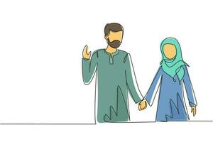 enda kontinuerlig linjeteckning ungt arabiskt par i kärlek hand i hand. romantiska par i kärlek tillbringar tid tillsammans utomhus. lycklig familj koncept. en rad rita grafisk design vektorillustration vektor