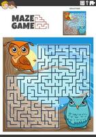 labyrint spel aktivitet med tecknad serie olws fåglar djur- tecken vektor