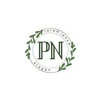 pn Initiale Schönheit Blumen- Logo Vorlage vektor