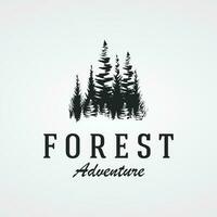 tall träd, vintergröna och berg årgång logotyp design.logotyp för äventyrare, camping, natur, bricka och företag. vektor