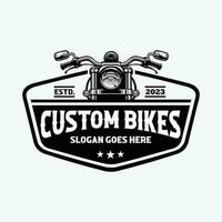 beställnings- klassisk motorcykel årgång emblem logotyp design vektor isolerat i vit bakgrund. bäst för motorcykel garage och mekaniker logotyp