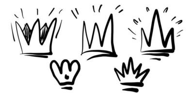 Sammlung von Gekritzel Krone Zeichen im schwarz Über Weiß. Hand gezeichnet König Krone Symbol. isoliert auf Weiß Hintergrund. Vektor Illustration
