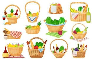 Karikatur Korbweide Picknick Körbe mit lecker Essen und Getränke. Geschenk Korb voll von Früchte, Sommer- draussen Abendessen im gewebte Korb Vektor einstellen