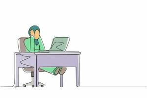enda kontinuerlig linje ritning trött kontorsarbetare kvinna. arabiska kvinnliga arbete på laptop mår dåligt. hålla hennes huvud. huvudvärk sjuk, utmattad, stressad, depression. en rad rita grafisk design vektor