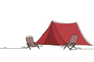 einzelne einzeilige zeichnung campinglandschaft mit gebirgshintergrund. Zelte mit zwei Stühlen im Pinienwald auf dem Rasen. sommercamping in der natur. ununterbrochene Linie zeichnen grafische Vektorillustration des Designs vektor