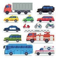 platt bil transport. stad väg bil, cykel och motorcykel. ambulans bil, brand motor och stad transportör buss isolerat vektor uppsättning