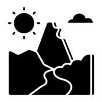 ein einzigartig Design Symbol von Berge mit Sonne präsentieren Hügel Wetter vektor