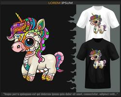 bunt süß Einhorn Karikatur Mandala Kunst isoliert auf schwarz und Weiß t Shirt. vektor