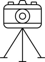 isolerat kamera på stå ikon i linje konst. vektor