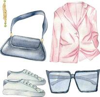 einstellen von Frau Sommer- Kleider Aquarell Illustration isoliert auf Weiß. Frau stilvoll Outfit von Jacke, Sonnenbrille, Tasche Hand gezeichnet. Design zum Geschäft, Verkauf, Zeitschrift, Verpackung, Vitrine, Muster vektor