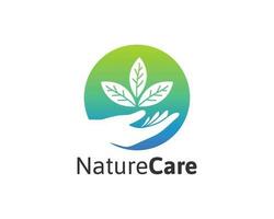 lutning natur vård logotyp med blad och hand illustration vektor