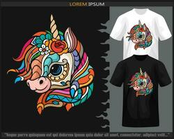 bunt Einhorn Kopf Mandala Kunst isoliert auf schwarz und Weiß t Shirt. vektor