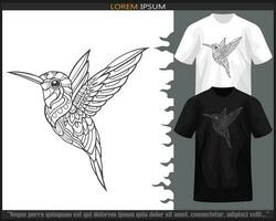 summend Vogel Mandala Kunst isoliert auf schwarz und Weiß T-Shirt. vektor