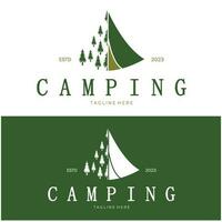 Jahrgang und retro Zelt Logo, Camping. mit Zelt, Baum und Lagerfeuer unterzeichnen. Abenteurer, Pfadfinder, Kletterer, Camping Ausrüstung Center vektor