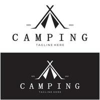 Jahrgang und retro Zelt Logo, Camping. mit Zelt, Baum und Lagerfeuer unterzeichnen. Abenteurer, Pfadfinder, Kletterer, Camping Ausrüstung Center vektor