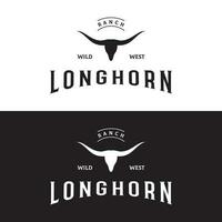 Longhorn Texas Ranch wild Westen Tier Logo Design Jahrgang Retro-Logo zum Cowboy, Vieh, Abzeichen, Restaurant. vektor