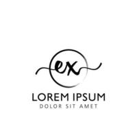 brev ex första handstil logotyp med signatur och hand dragen stil. vektor