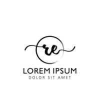 brev re första handstil logotyp med signatur och hand dragen stil. vektor