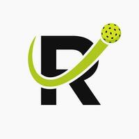 Brief r Pickleball Logo Konzept mit ziehen um Essiggurke Ball Symbol. Essiggurke Ball Logo vektor