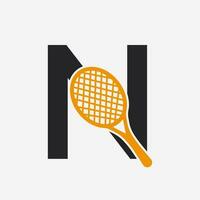 Brief n Padel Tennis Logo. Padel Schläger Logo Design. Strand Tabelle Tennis Verein Symbol vektor