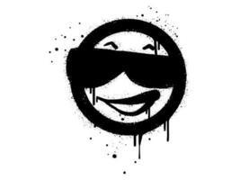leende ansikte uttryckssymbol karaktär med solglasögon. spray målad graffiti leende ansikte i svart över vit. isolerat på vit bakgrund. vektor illustration