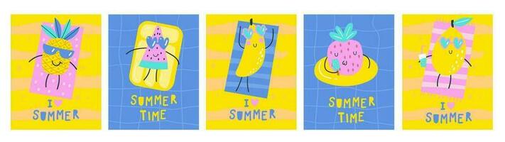 Sommer- Karten einstellen mit süß Karikatur Früchte. Vektor Abbildungen