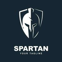 skydda och hjälm av de spartansk krigare symbol, spartansk hjälm logotyp vektor illustration