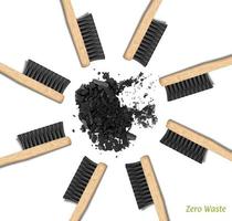 banner bambu tandborstar i en cirkel. zero waste, uppsättning borstar med svarta borst. kol, kol. biologiskt nedbrytbart material. vektor