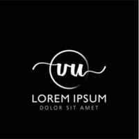 brev vu första handstil logotyp med signatur och hand dragen stil. vektor