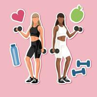 Aufkleber von zwei gesichtslos Fitness kaukasisch und afrikanisch amerikanisch Frauen im Sportbekleidung Stehen und tun ein trainieren mit Hanteln und Fitness Elemente. Vektor Illustration