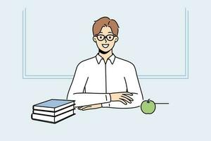 männlich Schüler im Brille sitzen beim Schreibtisch mit Bücher. lächelnd Mann mit Lehrbücher auf Tabelle im Universität oder Hochschule. Bildung und Weisheit. Vektor Illustration.