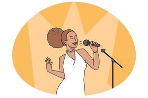 jung afrikanisch amerikanisch Frau Singen im Mikrofon auf Bühne. glücklich biracial Mädchen haben Spaß singen Karaoke. Unterhaltung und Hobby Konzept. Vektor Illustration.