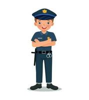 söt liten pojke bär polis enhetlig låtsas till vara polis officer vektor