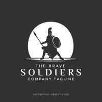 Silhouette von mutig Soldat, spartanisch Soldat mit Speer und Schild Logo Design Konzept. geeignet zum Poster, Flyer, Gruß Karten, Aufkleber, Sozial Medien und T-Shirt Design vektor