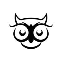 söt Uggla ansikte silhuett design. natt fågel tecken och symbol. vektor