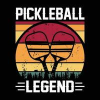 lustiger pickleball Spieler trägt retro Vintagen pickleball T-Shirt Entwurf zur Schau vektor