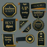realistisch detailliert 3d Prämie Luxus golden Etiketten, Banner und Bänder Satz. Vektor