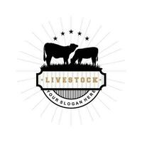 Vieh Logo, fram Garten Design, Kuh Logo Vektor Abzeichen Longhorn Stier das Vieh Jahrgang Etikette Vorlage