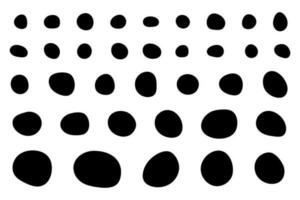 einstellen von unvollkommen Gekritzel Kreis Formen. schwarz Silhouetten von unvollkommen Kreise. vektor