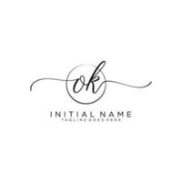 Initiale in Ordnung feminin Logo Sammlungen Vorlage. Handschrift Logo von Initiale Unterschrift, Hochzeit, Mode, Schmuck, Boutique, Blumen- und botanisch mit kreativ Vorlage zum irgendein Unternehmen oder Geschäft. vektor